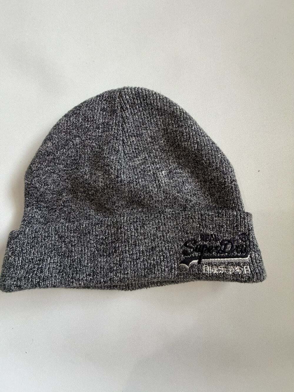 Superdry One Size Gray Heather Knit Beanie Embroidered Logo Winter Hat